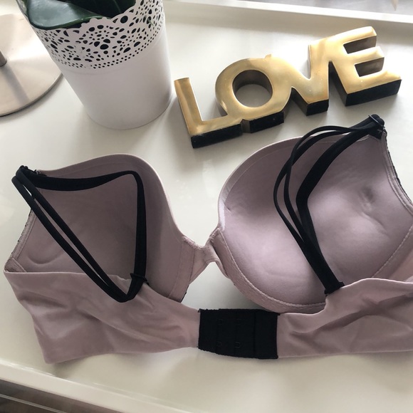 Victoria’s Secret Very Sexy Push Up Bra - Picture 2 of 4